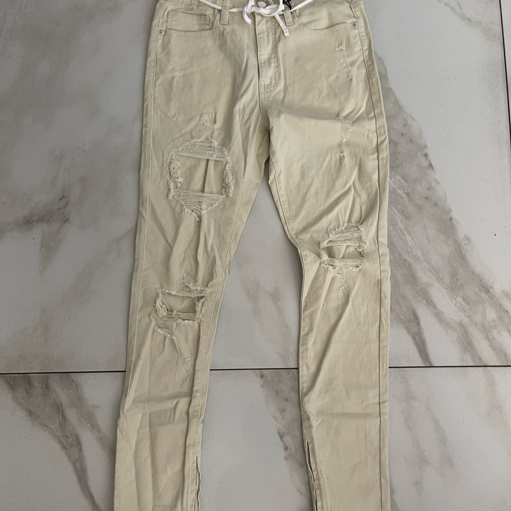 Off white Cream Skinny Jeans size 30 men.. distressed with zipper at bottom.